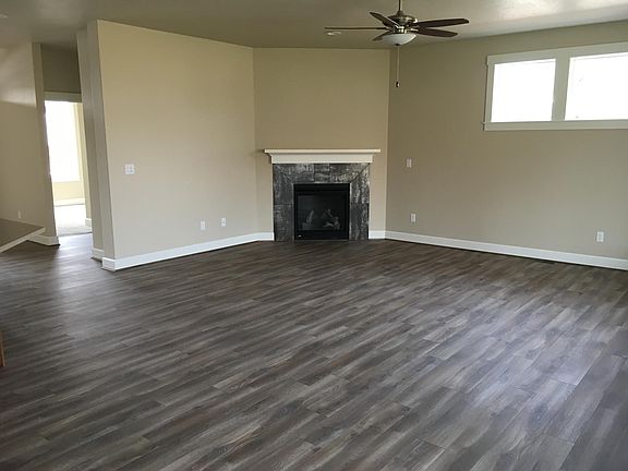 4th image of 3160 NW Canyon Dr