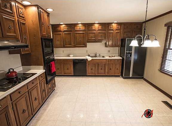 5th image of 5849 Northshore Dr