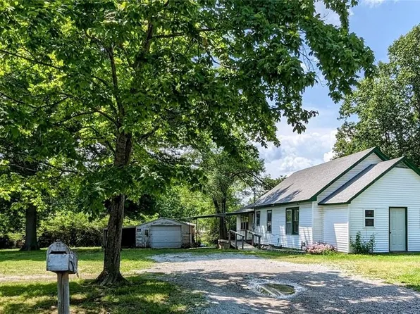 1600 S Main St, El Dorado Springs, MO 64744