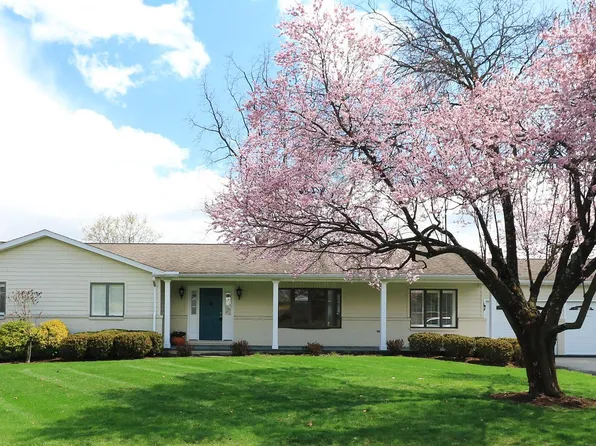 880 Oak Ridge Ave, State College, PA 16801