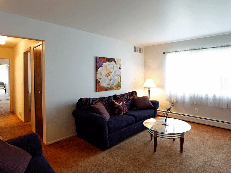 Golf Manor Apartments — Photo 16