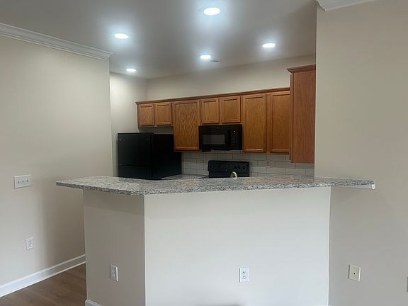 3rd image of 106 Church St #106