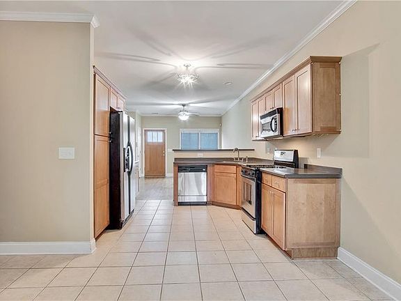 4th image of 783 Frasier Cir