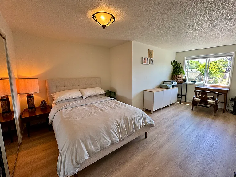 Bedroom #3 with Mt. Hood view