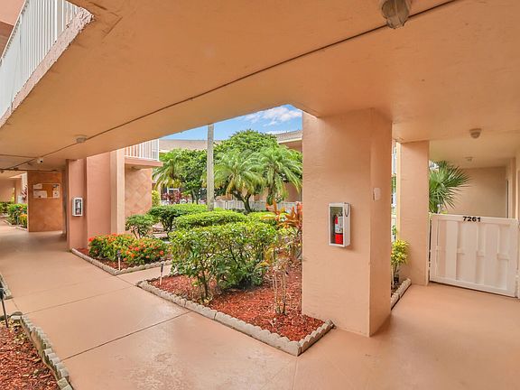 3rd image of 7261 S Devon Drive #116