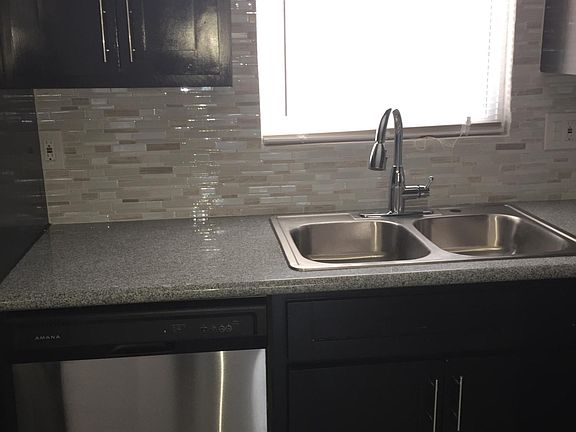 5th image of 25 W Glenarm St