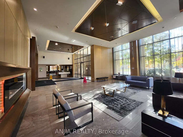 18 Uptown Dr #901 — Photo 4