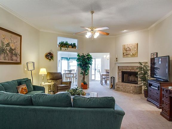 4th image of 3805 Park Oaks Ct