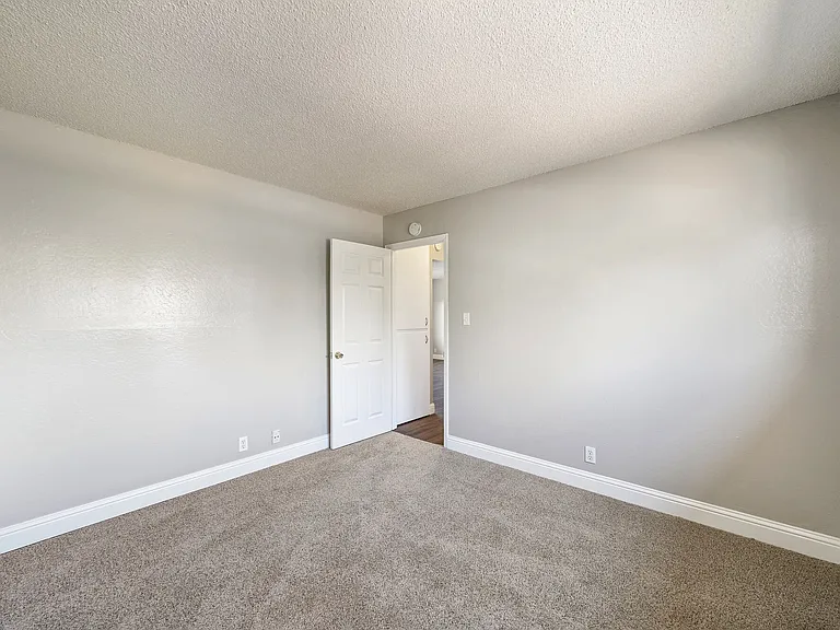 Garden Court Apartments — Photo 9