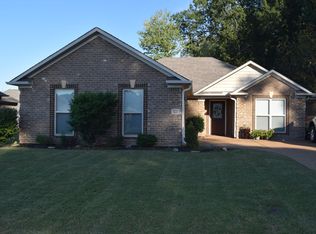 44 Arbuckle Ln, Jackson, TN 38305