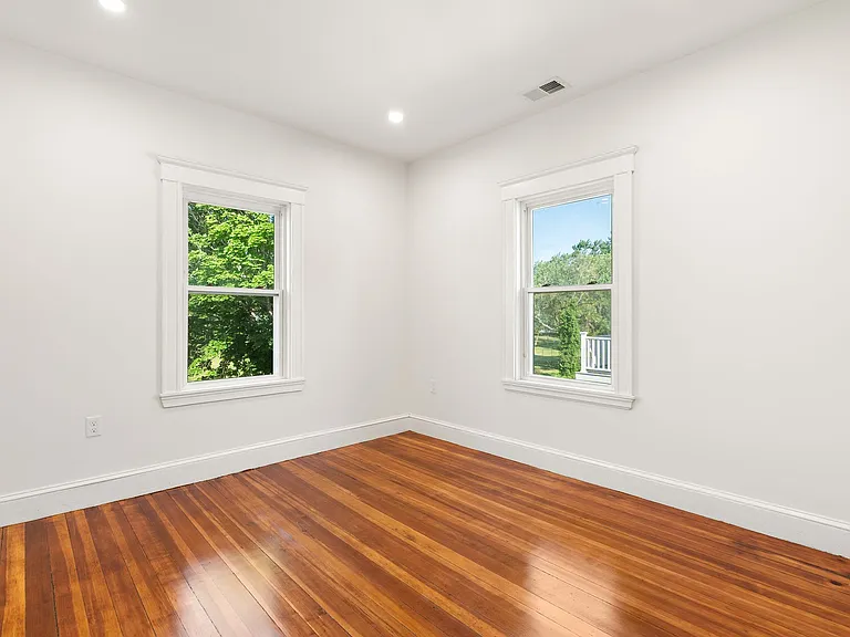 83 Franklin Ave #83 — Photo 13
