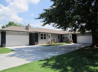 1014 W Edgewood St, Springfield, MO 65807