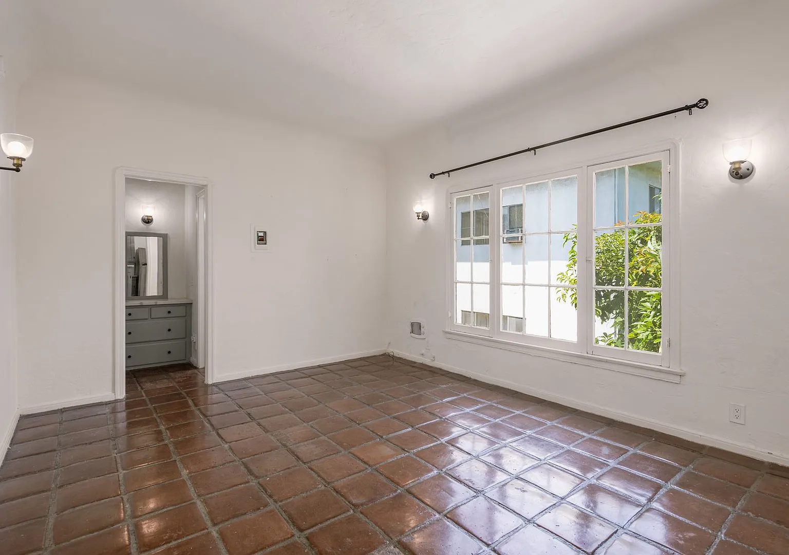MC Mariposa Properties, LLC — Photo 2