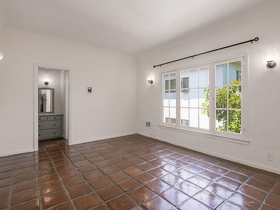 2nd image of 1848 N Mariposa Ave #205