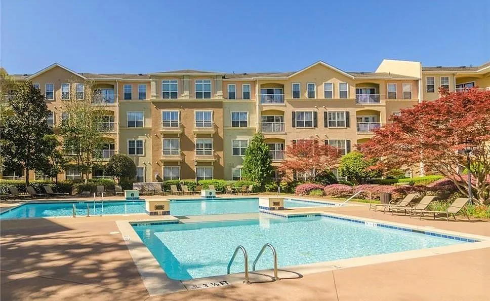 10 Perimeter Summit Blvd NE — Photo 3