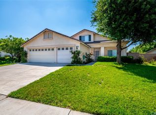 15821 Cascade Dr, Fontana, CA 92336