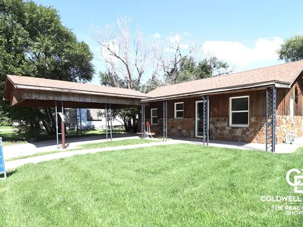 302 S Myrtle St, Sublette, KS 67877