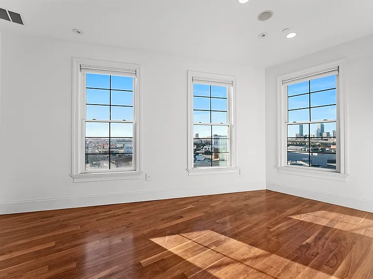 99 D St #PENTHOUSE — Photo 18