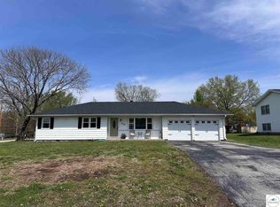 115 W Sundale Dr, Clinton, MO 64735