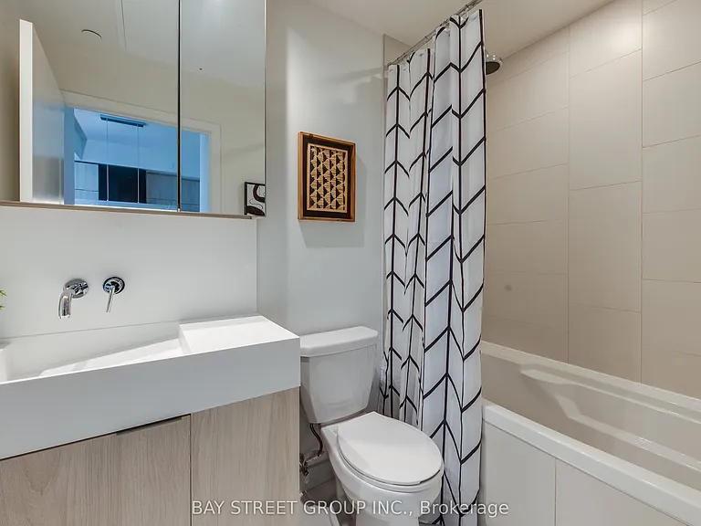 20 Richardson St #918 — Photo 28
