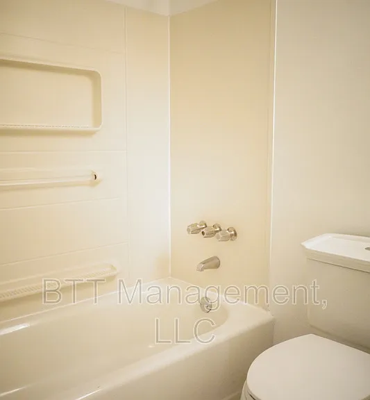 806 Houston Ave #4 — Photo 15