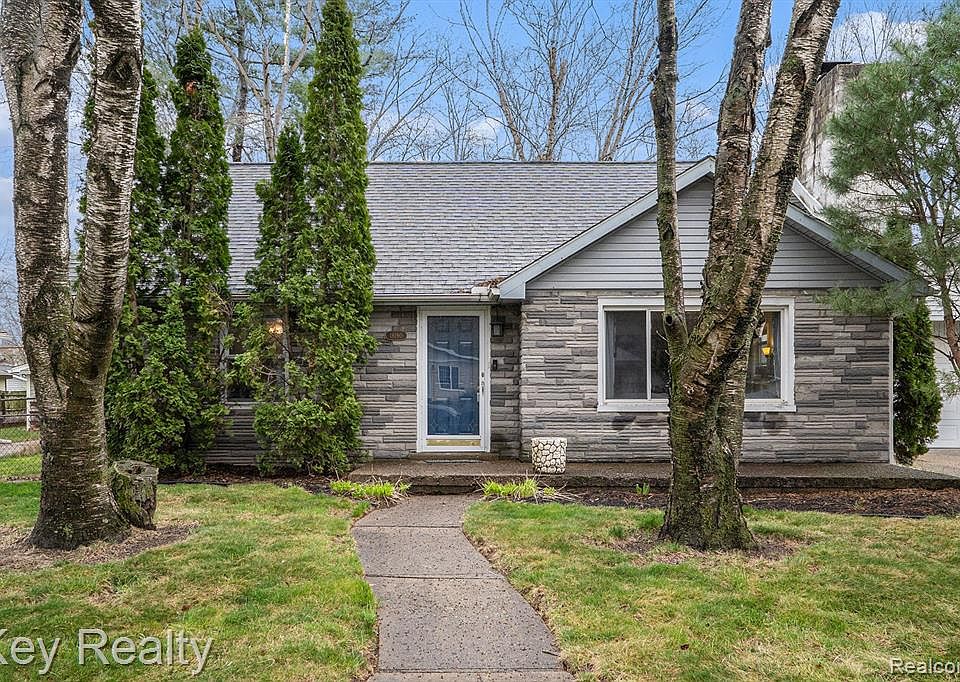 18190 Floral St, Livonia, MI 48152 | Zillow