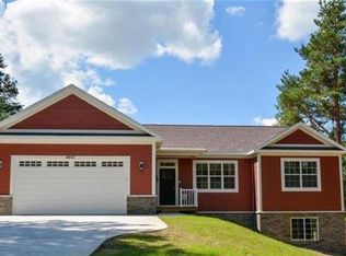 5260 Eaglehurst Dr, Traverse City, MI 49685