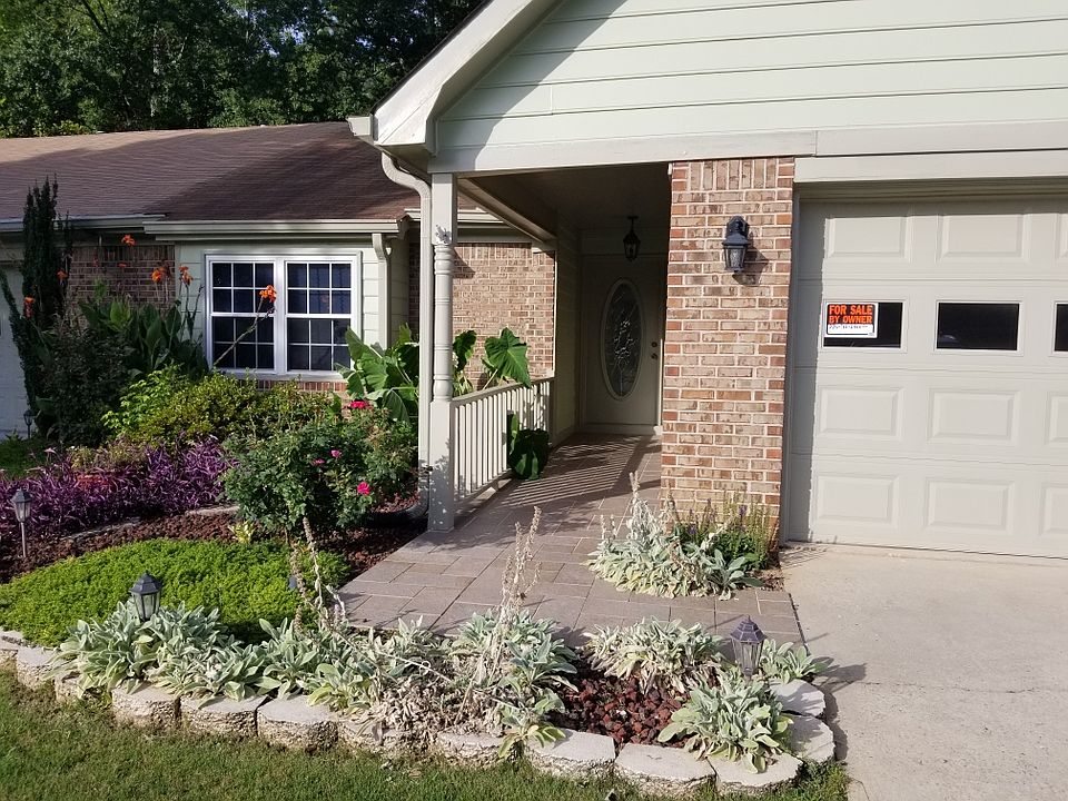 Front Entry 1 Car Garage
