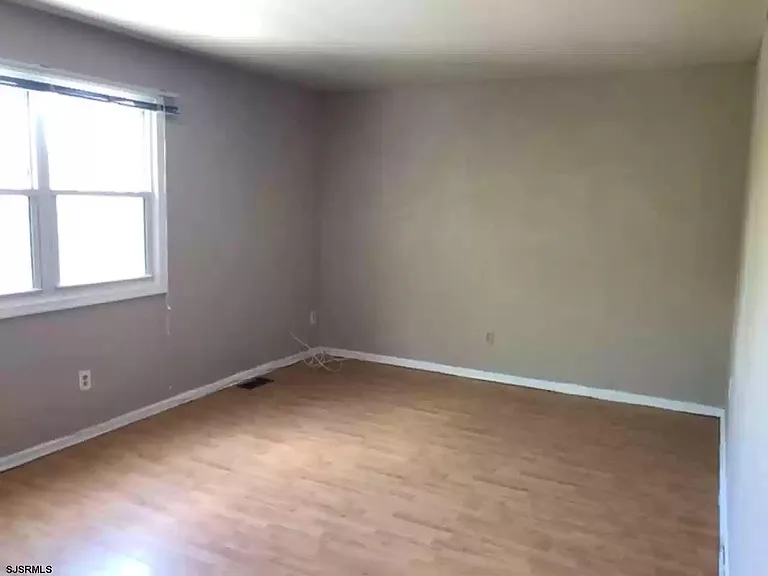610 N Victoria Ave #A — Photo 2
