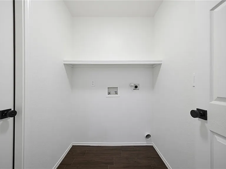 7846 Calgary Dr — Photo 13