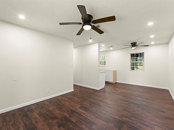 3rd image of 5941 Noel Ln