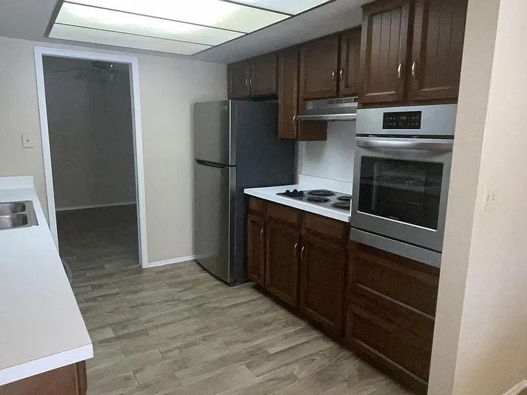 3468 E Hearn Rd — Photo 3