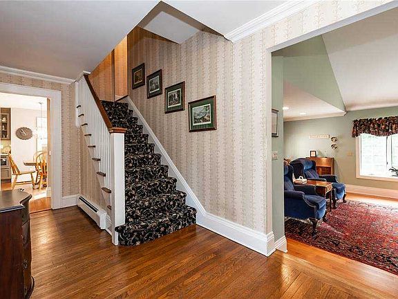 3rd image of 106 Chestnut St