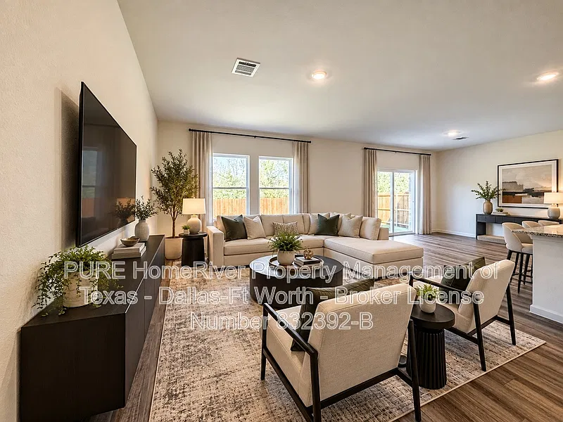 4 bed, 3.0 bath, 2247 sqft, $2,400 — Photo 4