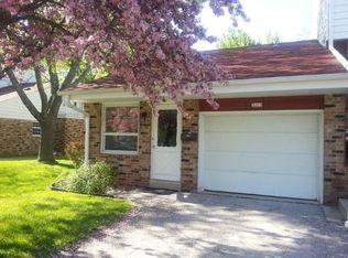3205 W Canterbury Rd #3205, Greenfield, WI 53221