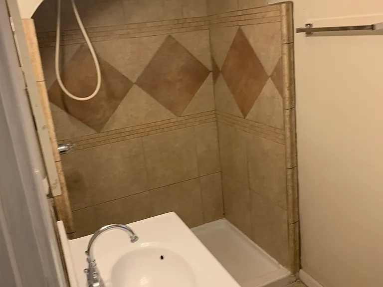 600 Evergreen St #1 — Photo 4
