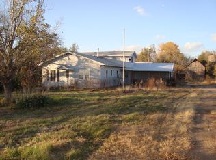 1015 9th Rd, Linn, KS 66953