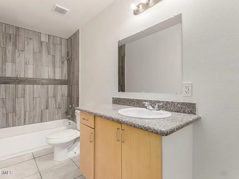 2828 E Chipman Rd #1 — Photo 9
