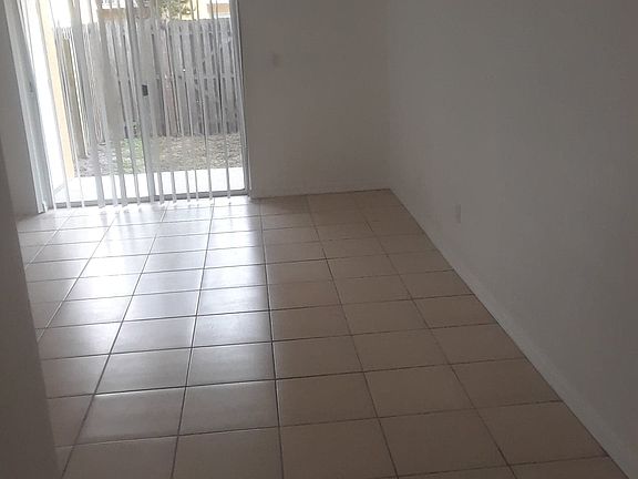3rd image of 2846 Somerset Park Dr APT 102