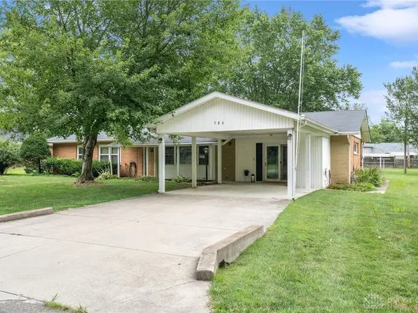 586 Forest Lake Dr, Wilmington, OH 45177