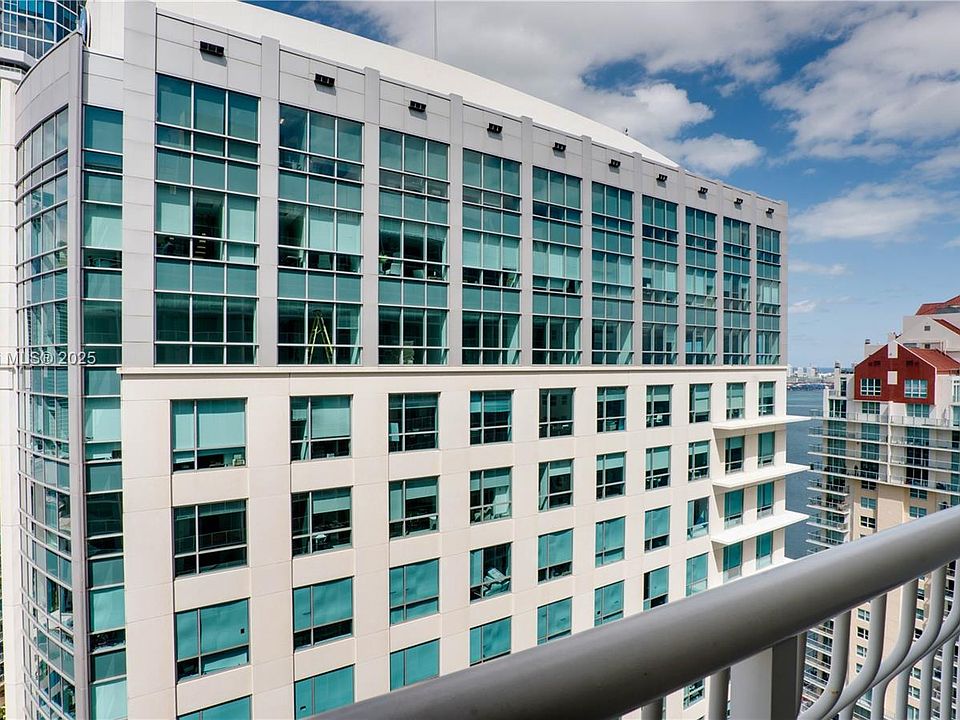 2nd image of 1200 Brickell Bay Dr APT 3916