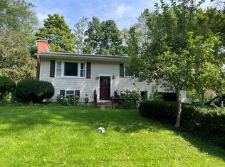 86 Hullcrest Ln, Shelburne, VT 05482