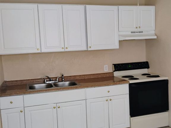 4th image of 2015 Blais Ave #2