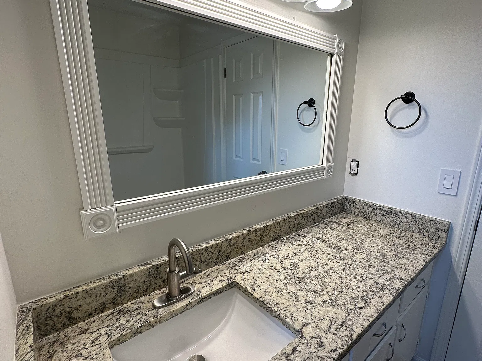 2 bed, 1250 sqft, $1,000 — Photo 2