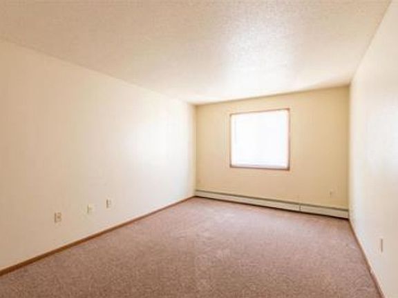 3rd image of 2349 S 51st St APT 204