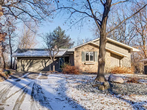 4274 Brigadoon Dr, Shoreview, MN 55126
