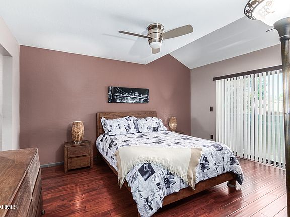 5th image of 3102 E Clarendon Ave Unit 208