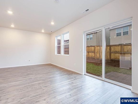 5th image of 362 Reno St NE