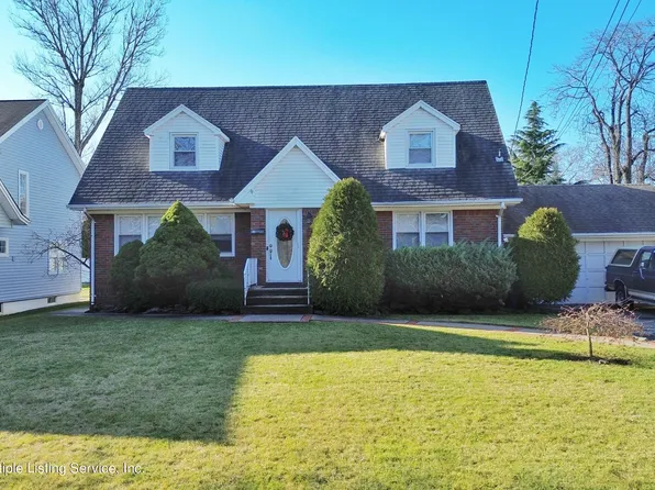 26 Waterside Pkwy, Staten Island, NY 10308