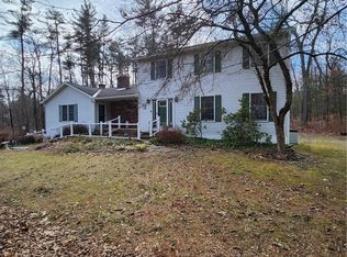 15 Stoutenburgh Dr, Hyde Park, NY 12538